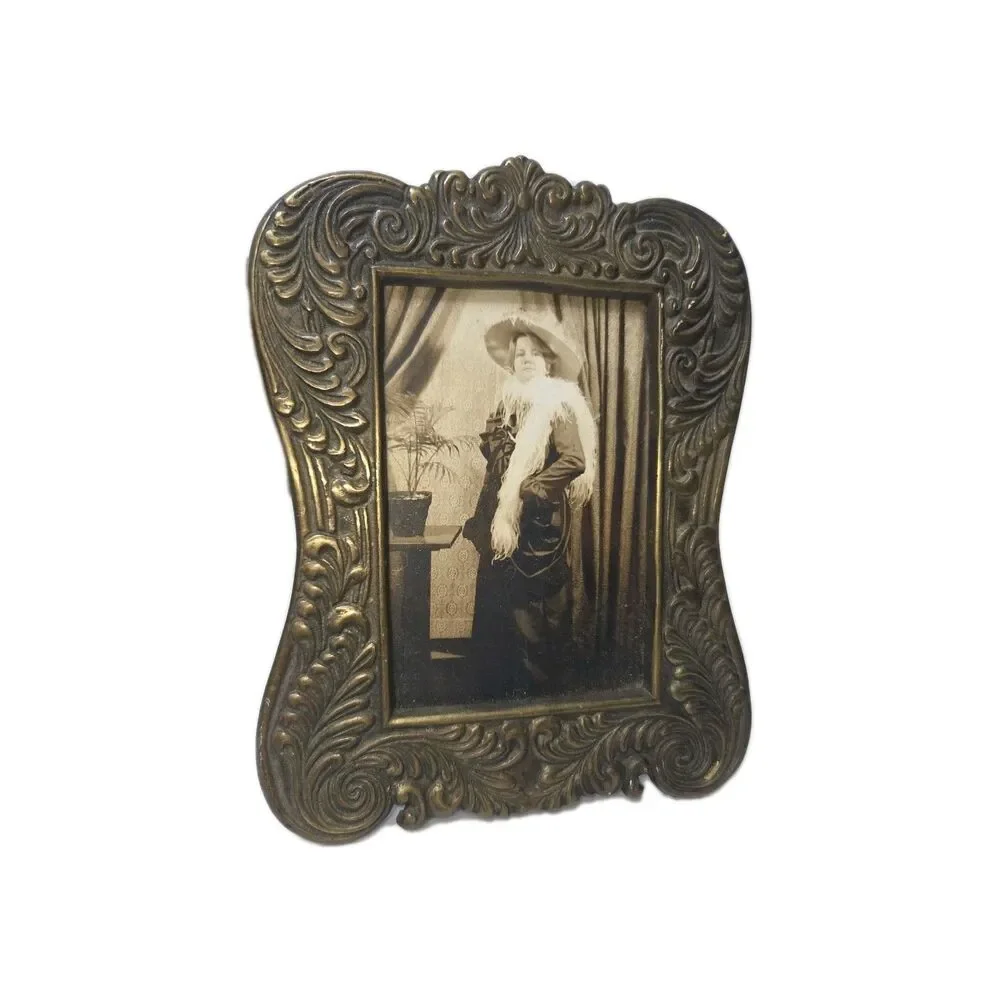 Vintage Silvestri Handcrafted Picture Frame Art Nouveau Feather Fern Swirl Aged